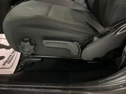 Used 2021 Jeep Gladiator Sport image 13