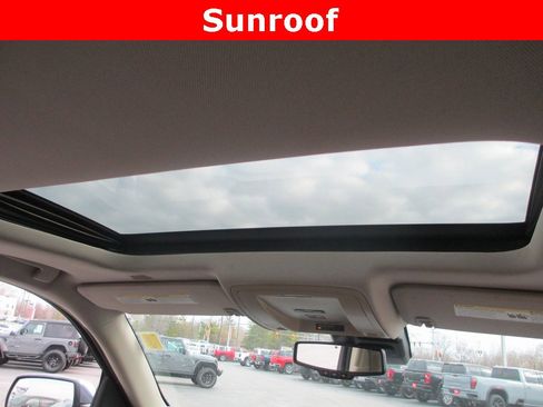 Used 2014 GMC Sierra 1500 SLT w/ SLT Crew Cab Value Package image 16