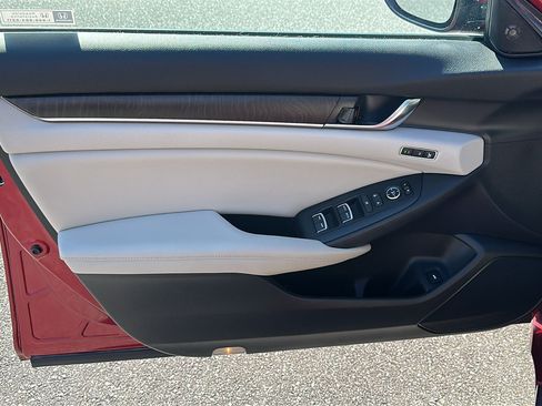 Used 2020 Honda Accord Touring image 15