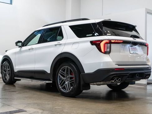 Used 2025 Ford Explorer ST w/ Sun And Sound Package AWD/4WD image 7