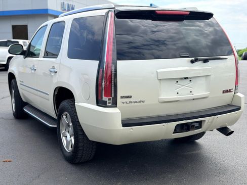 Used 2011 GMC Yukon Denali AWD/4WD image 7