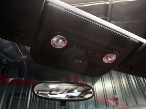 Used 2018 Volkswagen Beetle 2.0T S image 31