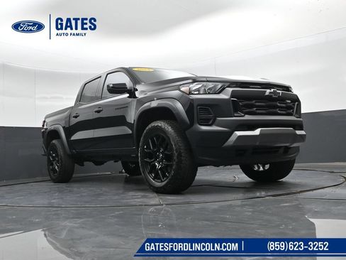 Used 2024 Chevrolet Colorado Trail Boss w/ LPO, Dark Essentials Package AWD/4WD image 40