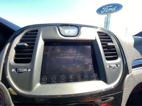 Used 2023 Chrysler 300 S RWD image 34