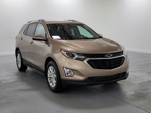 Used 2019 Chevrolet Equinox LT FWD image 2