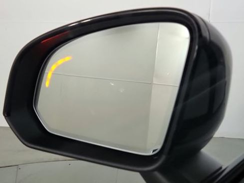 Certified 2026 Volvo XC40 B5 Plus w/ Climate Package AWD/4WD image 15