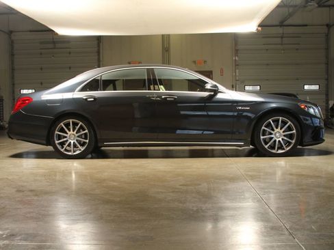 Used 2014 Mercedes-Benz S 63 AMG 4MATIC Sedan w/ Driver Assistance Package image 43
