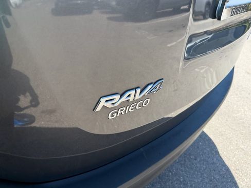 Used 2013 Toyota RAV4 XLE AWD/4WD image 14