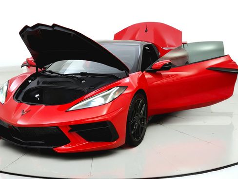 Used 2021 Chevrolet Corvette Stingray Premium Conv w/ Z51 Performance Package RWD image 10