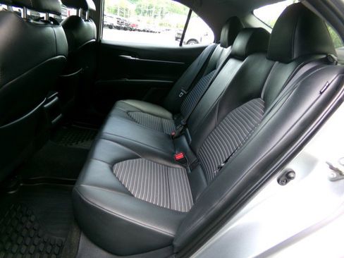 Used 2019 Toyota Camry SE FWD image 15
