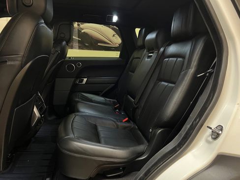 Used 2019 Land Rover Range Rover Sport HSE image 32