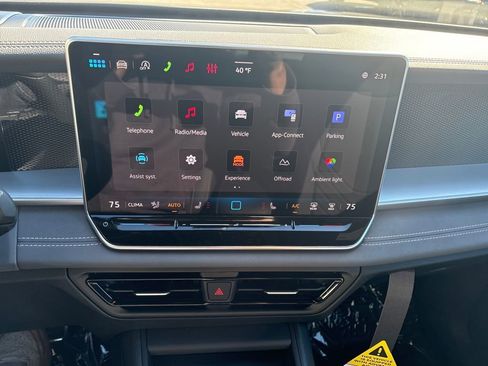 New 2026 Volkswagen Tiguan SE R-Line AWD/4WD image 12