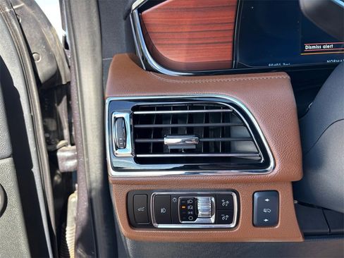 Used 2024 Lincoln Navigator Reserve image 25