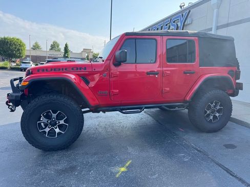 Used 2018 Jeep Wrangler Unlimited Rubicon w/ Uconnect 4C Nav & Sound Group AWD/4WD image 2