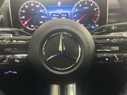 Used 2025 Mercedes-Benz C 300 Sedan image 32