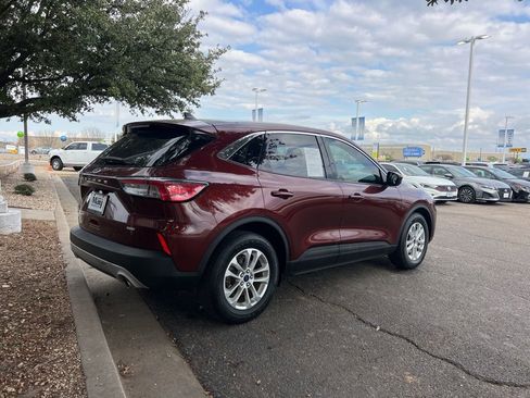 Used 2021 Ford Escape SE image 7