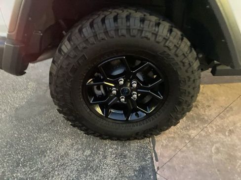 Used 2024 Jeep Wrangler Unlimited image 29