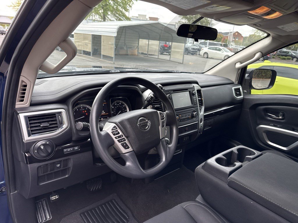 Used 2019 Nissan Titan SV AWD/4WD image 14