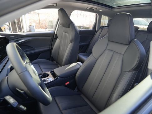 Used 2025 Audi Q6 e-tron Premium Plus w/ Premium Plus image 19