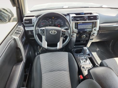 Used 2022 Toyota 4Runner SR5 AWD/4WD image 11