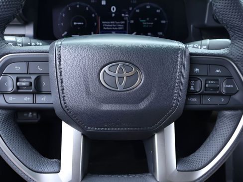 Certified 2025 Toyota Tacoma Limited AWD/4WD image 22