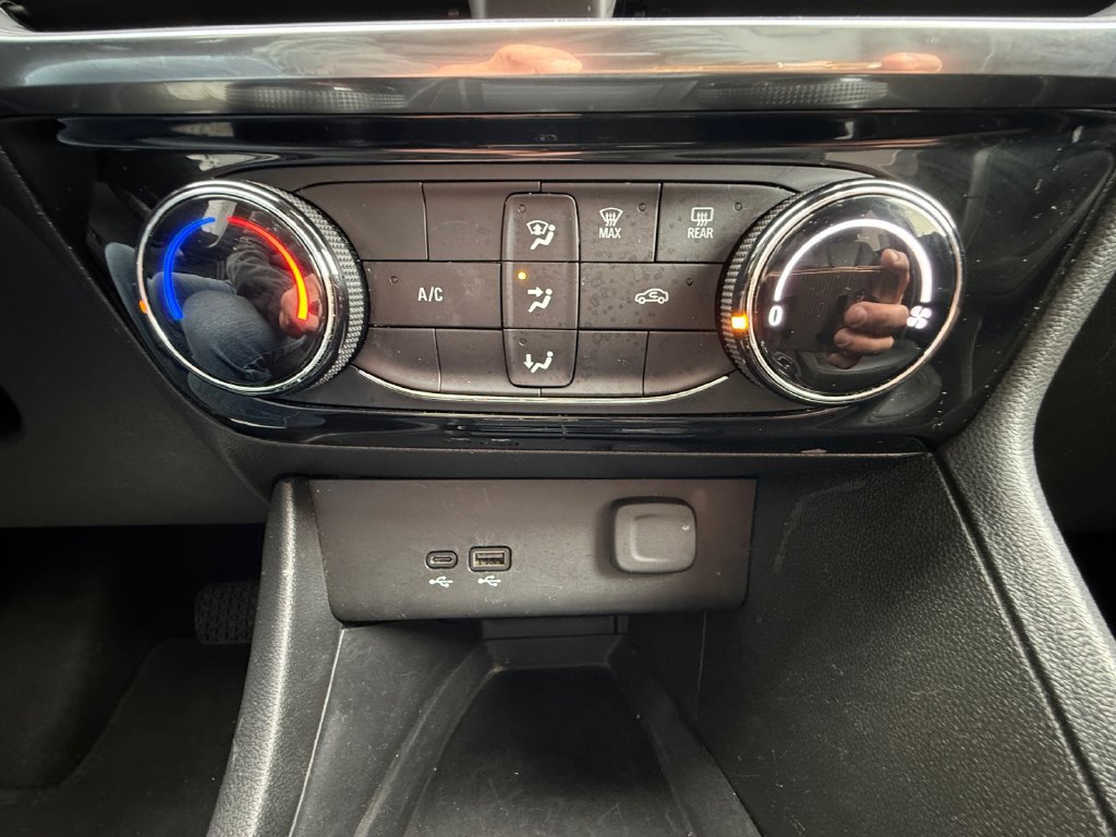 Used 2024 Buick Encore GX Sport Touring AWD/4WD image 30