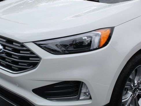 Used 2024 Ford Edge Titanium AWD/4WD image 12