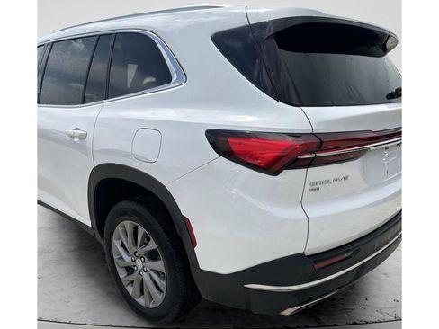Used 2025 Buick Enclave Preferred AWD/4WD image 5