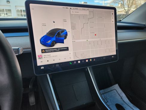 Used 2021 Tesla Model Y 2WD image 11