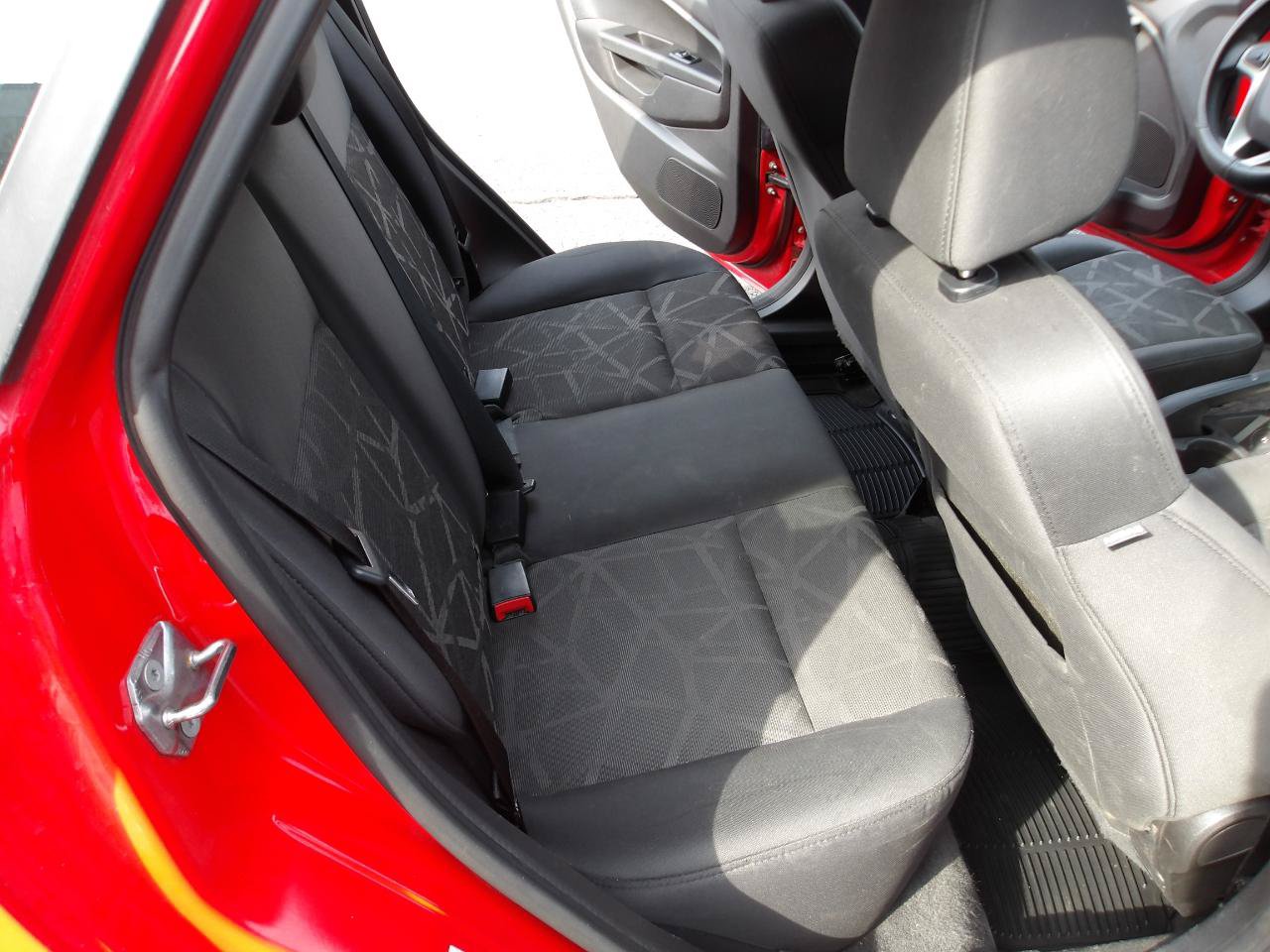 Used 2013 Ford Fiesta SE FWD image 11