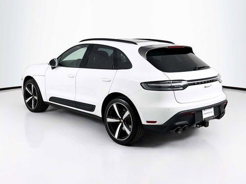 Certified 2025 Porsche Macan T image 3
