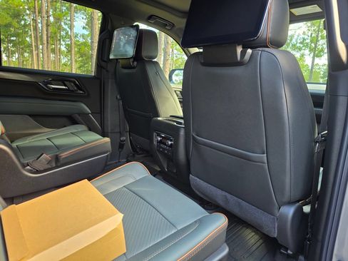 New 2026 GMC Yukon AT4 w/ AT4 Premium Plus Package AWD/4WD image 24