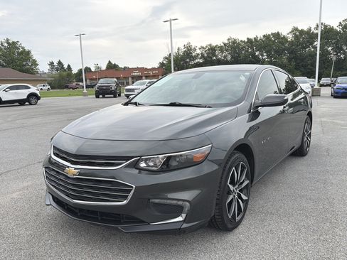 Used 2017 Chevrolet Malibu LT FWD image 9