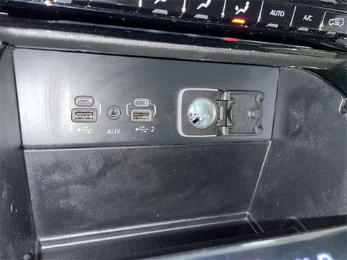 Used 2023 Jeep Grand Cherokee Limited image 28