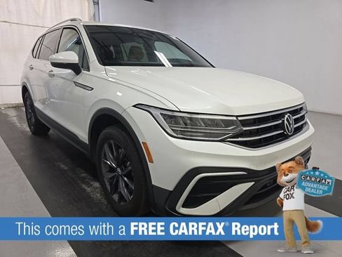 Used 2023 Volkswagen Tiguan SE FWD image 2