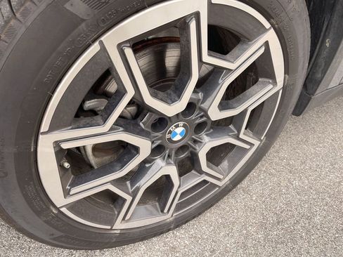 Used 2025 BMW X2 xDrive28i AWD/4WD image 2