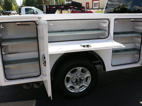Used 2025 Ford F250 XLT w/ F-250 >10K GVWR Package AWD/4WD image 42