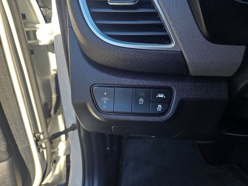 Used 2023 Kia Seltos LX image 31