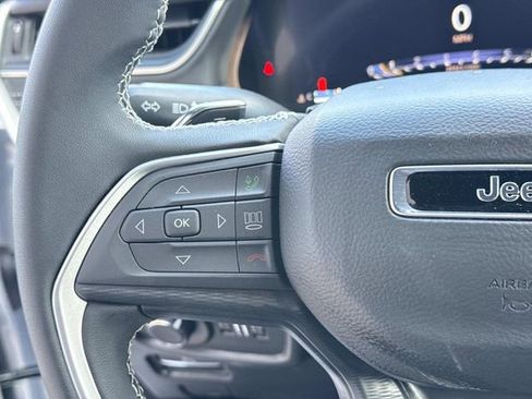 New 2026 Jeep Grand Cherokee L Laredo image 34