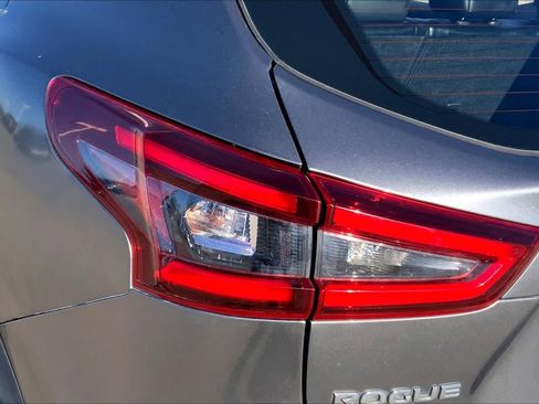 Used 2021 Nissan Rogue Sport SL image 26