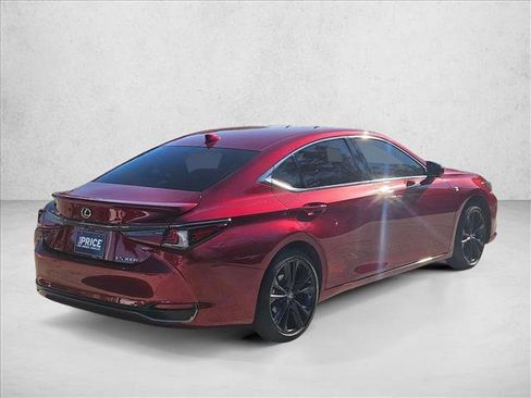 Used 2024 Lexus ES 300h F Sport image 5