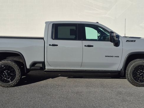 Used 2024 Chevrolet Silverado 3500 LTZ w/ LTZ Plus Package image 11