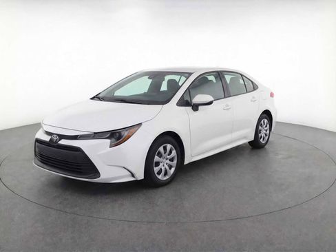 Used 2024 Toyota Corolla LE image 1