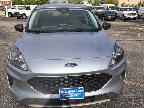 Used 2022 Ford Escape SE w/ Cold Weather Package image 2