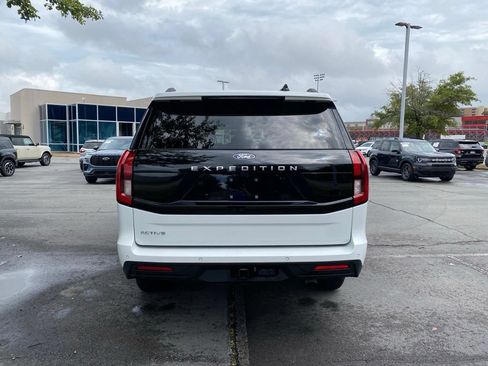 Used 2025 Ford Expedition Active AWD/4WD image 6