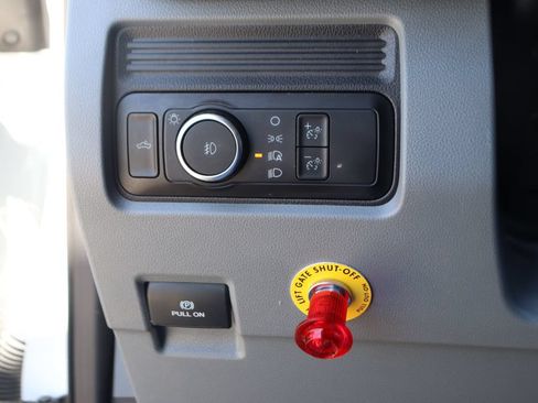 Used 2024 Ford F550 2WD Regular Cab Super Duty image 25