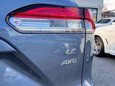 Used 2024 Toyota Corolla Cross LE w/ Moonroof Package image 9