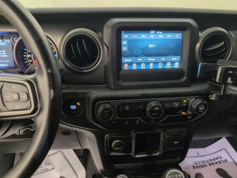 Used 2023 Jeep Wrangler Willys image 18