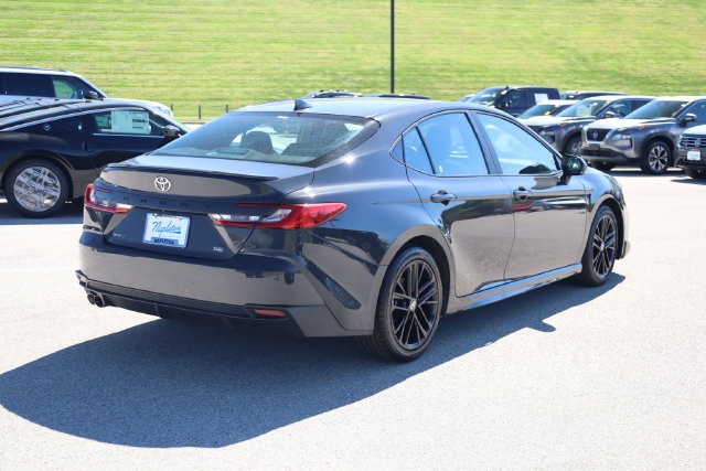 Used 2025 Toyota Camry SE FWD image 6