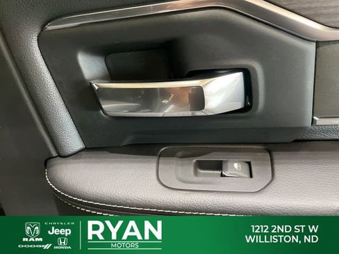 New 2026 RAM 2500 Laramie AWD/4WD image 42
